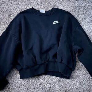 Nike Women's Classic Black Crewneck Sweatshirt